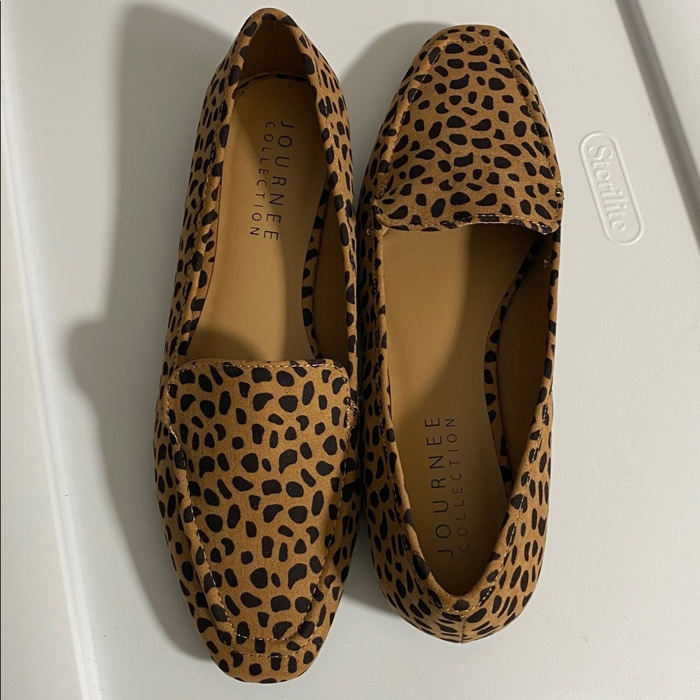 Journee Collection Leopard Print Faux Leather Loafers – Square Toe Flats Sz 10 - Picture 2 of 4